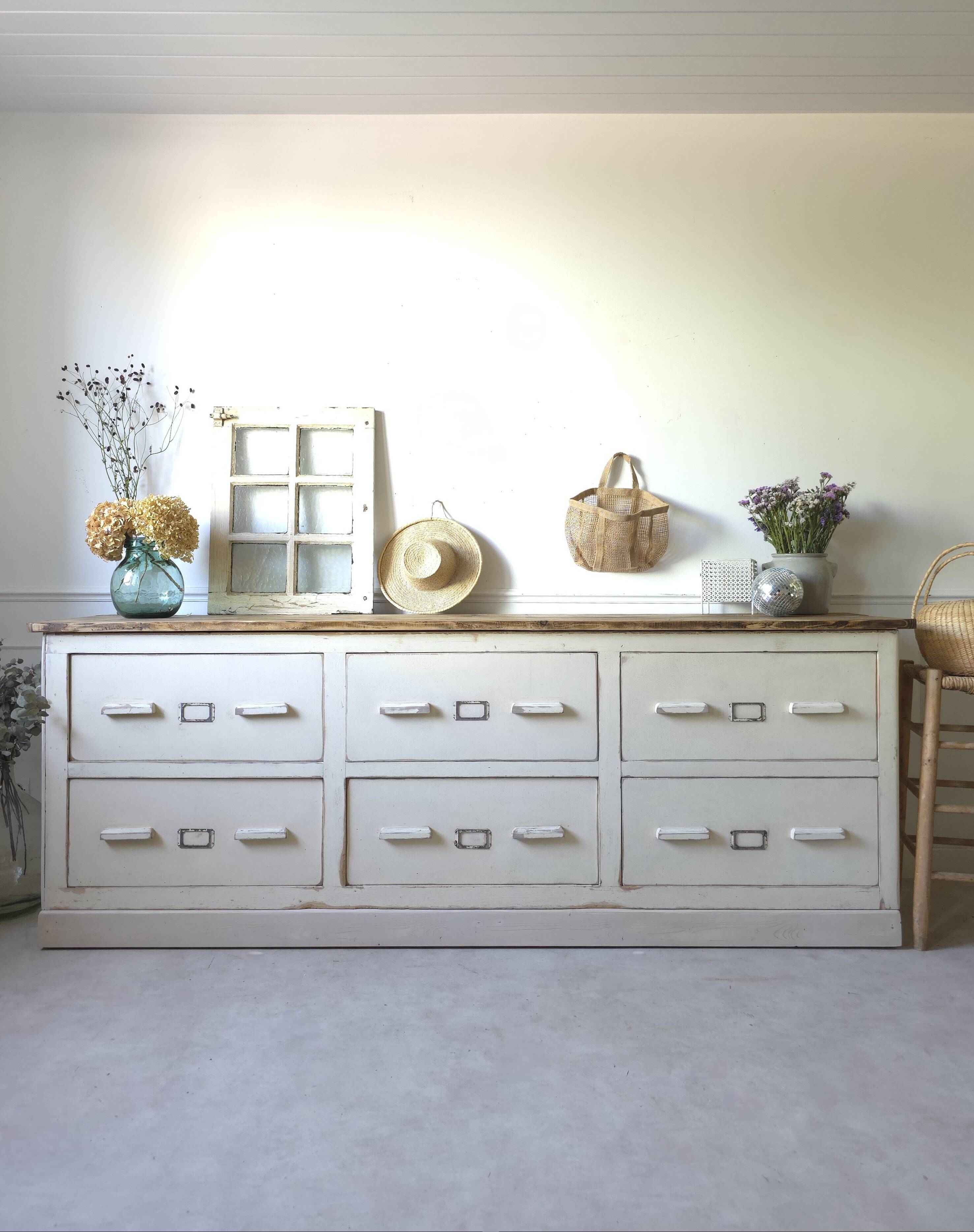 Trade furniture