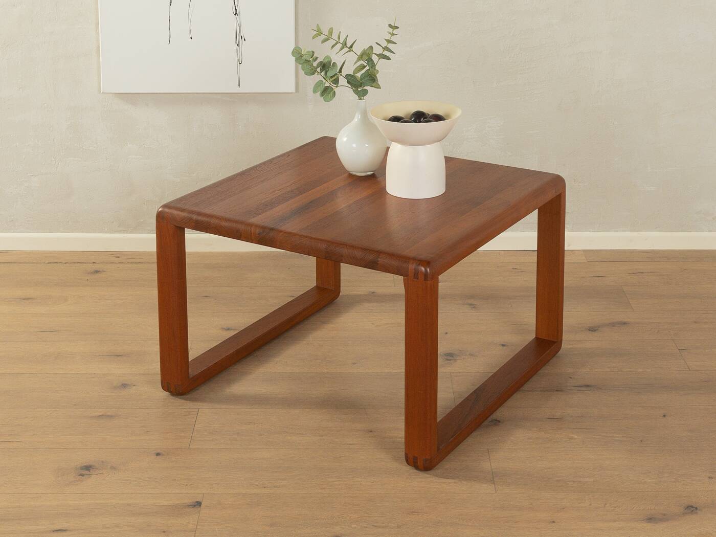 Table basse classique par Niels Bach A/S des années 1960