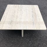 Square bass table in travertine