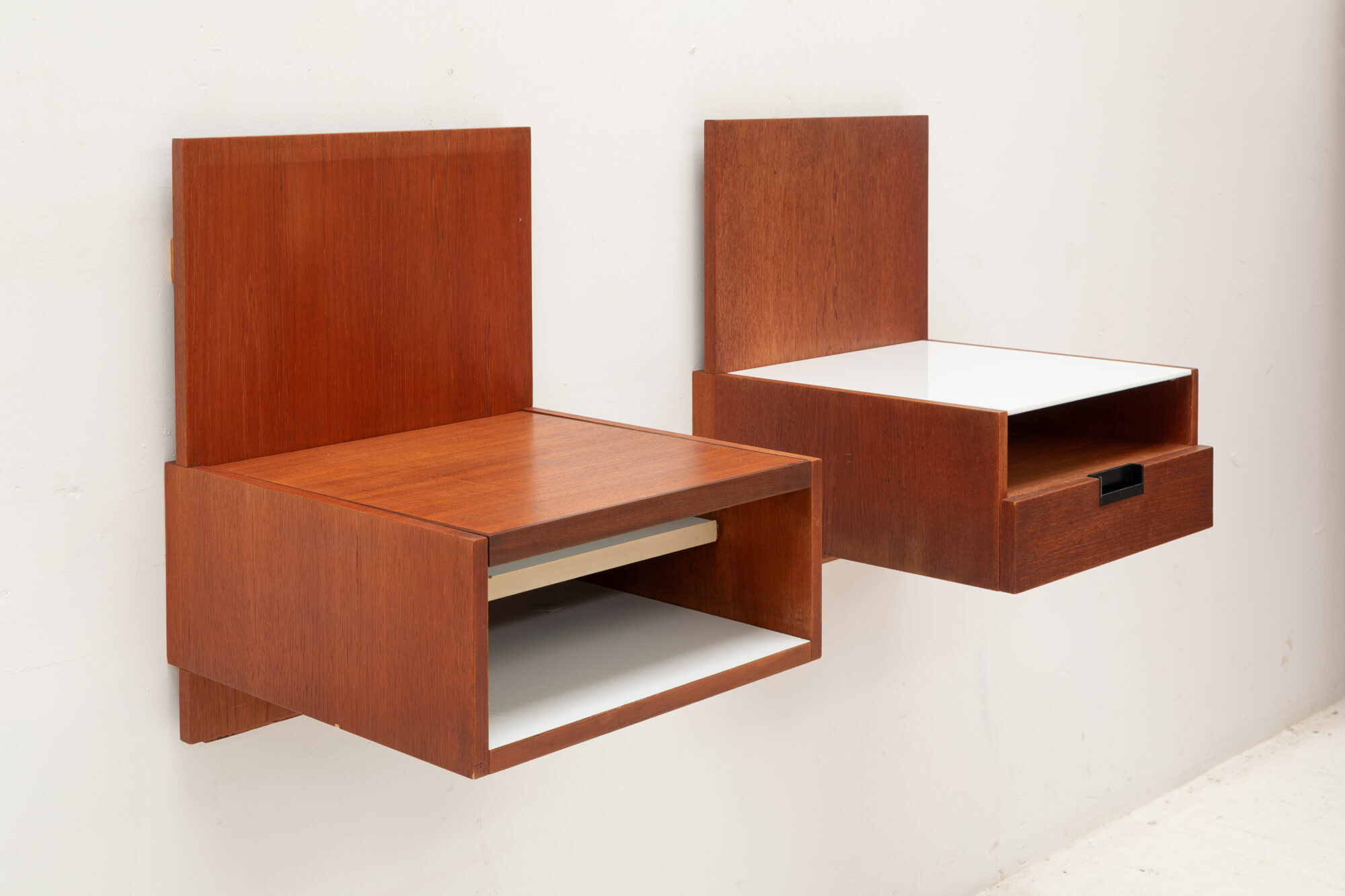 Night stands by Cees Braakman