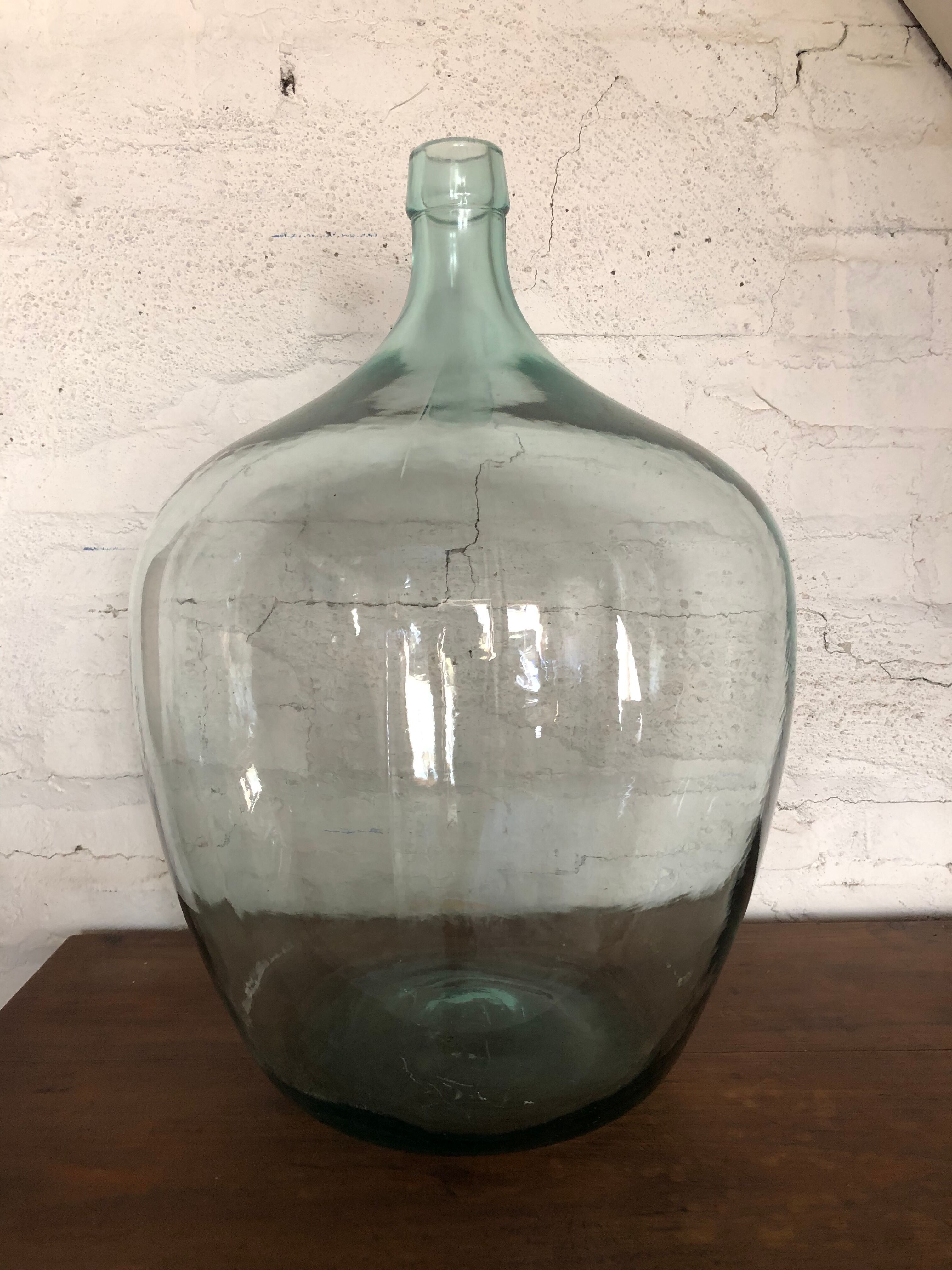 BHV - Lady Jeanne old in molded glass