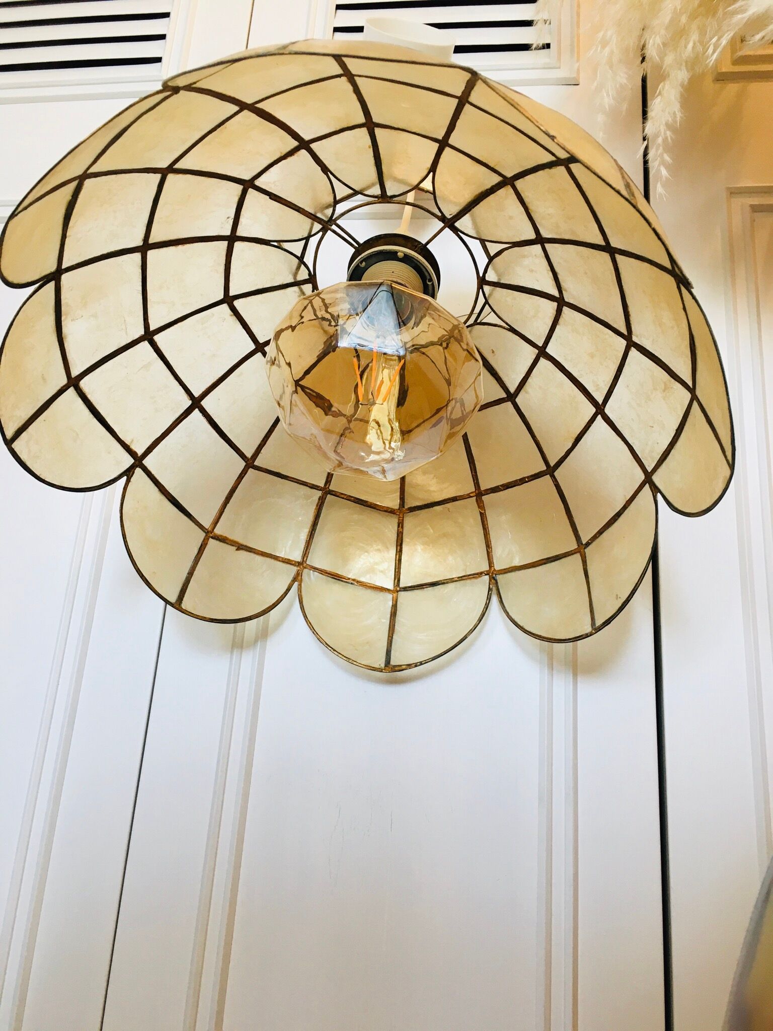 60-70's mother-of-pearl and gold metal suspension