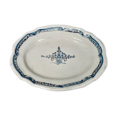 Plat ovale en faïence de Rouen cul noir XVIIIème