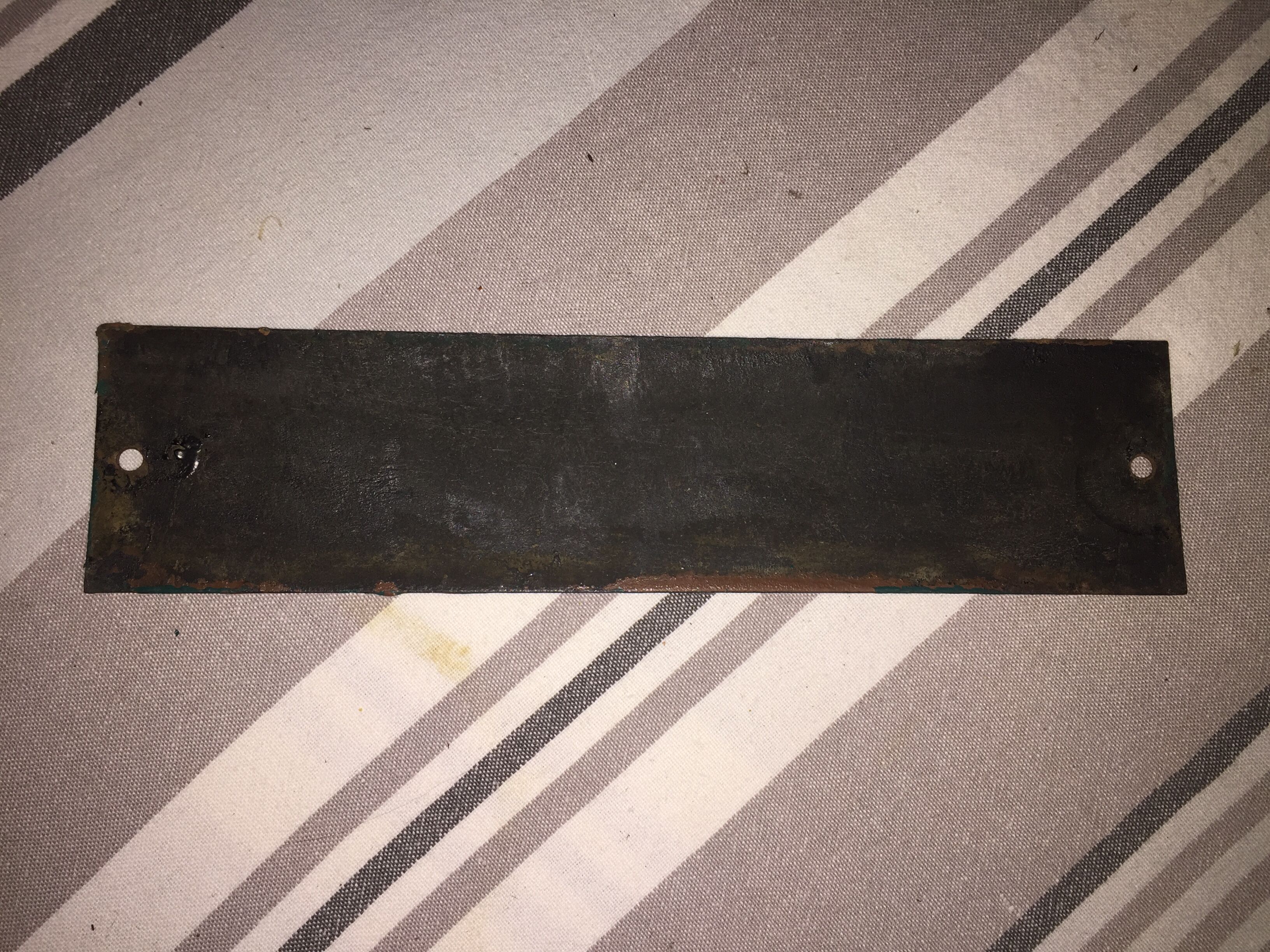 Enamelled plate "wipe your feet please"