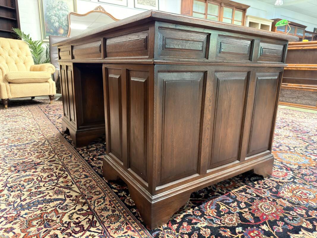 Bureau Chesterfield anglais antique