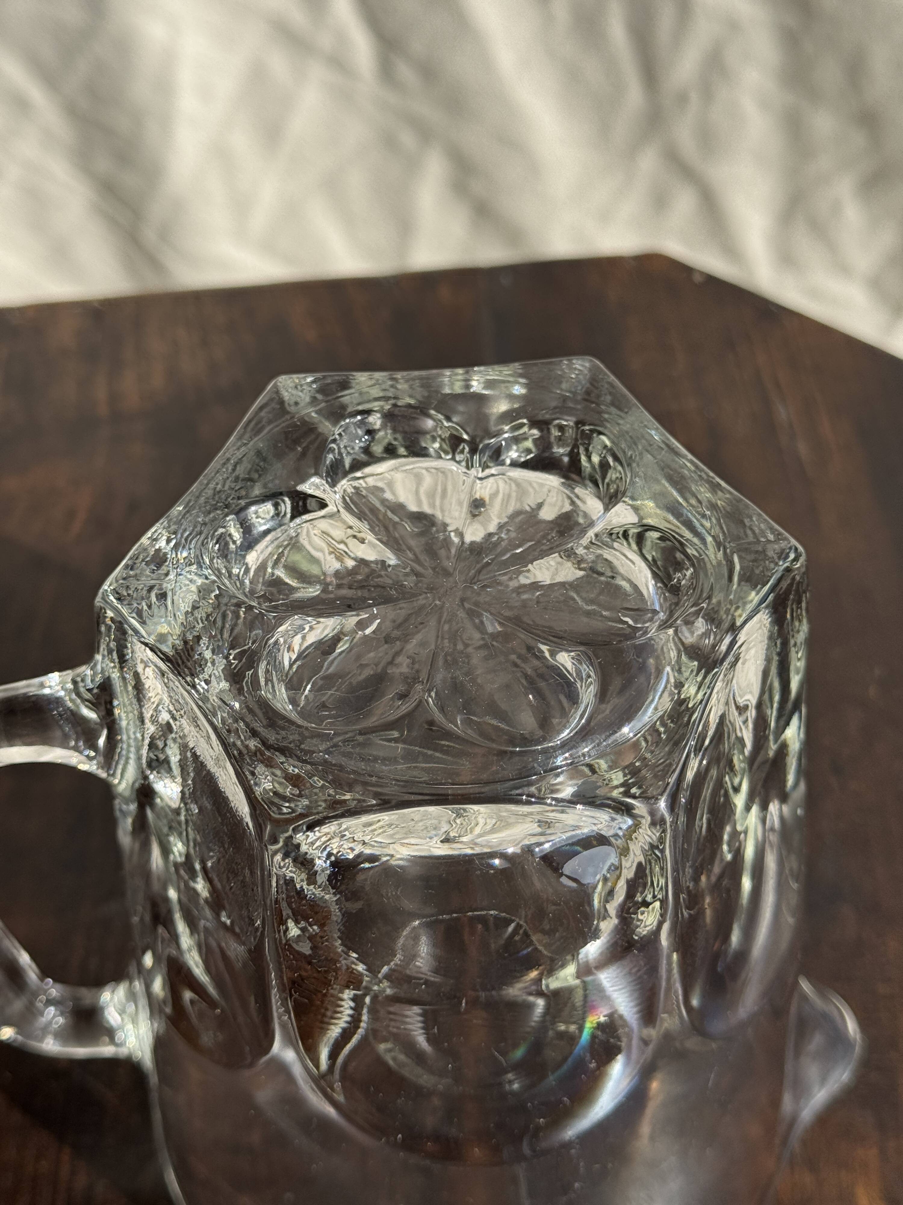 Large glass water jug with handle, hexagonal base, H15 D20.