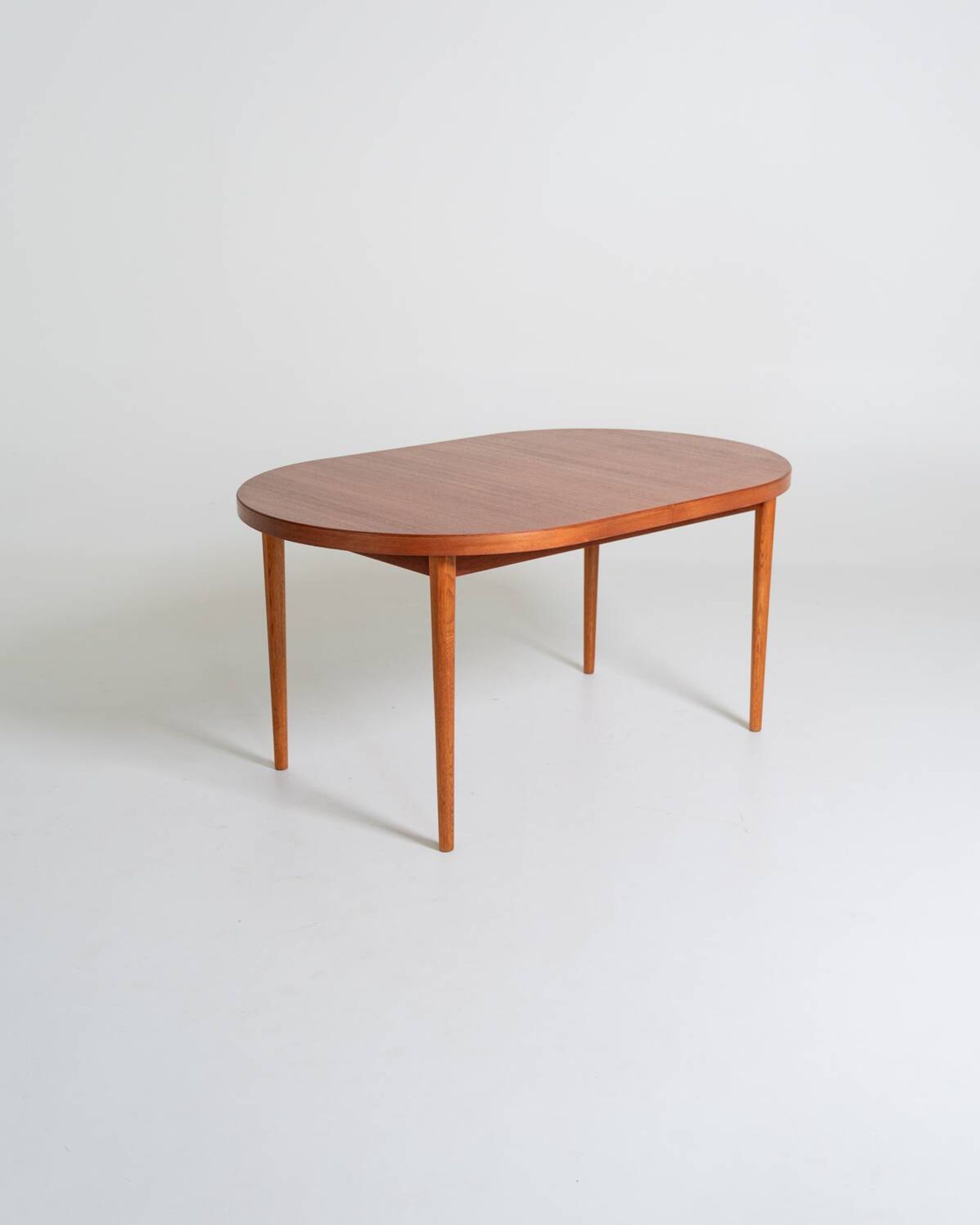 Table à manger en teck par Bertil Fridhagen pour Bodafors, Suède, 1961
