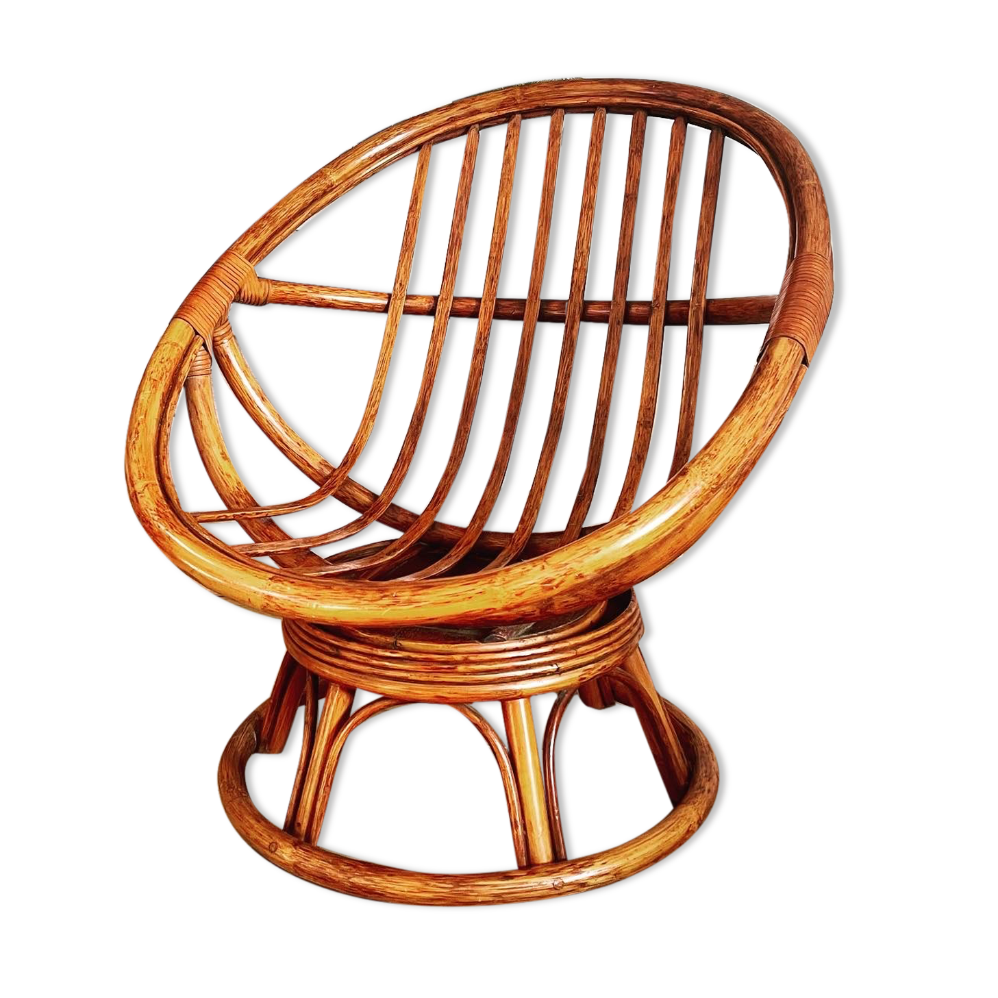 Swivel rattan armchair