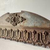 Ancien lambrequin en fonte de fer, fronton métal