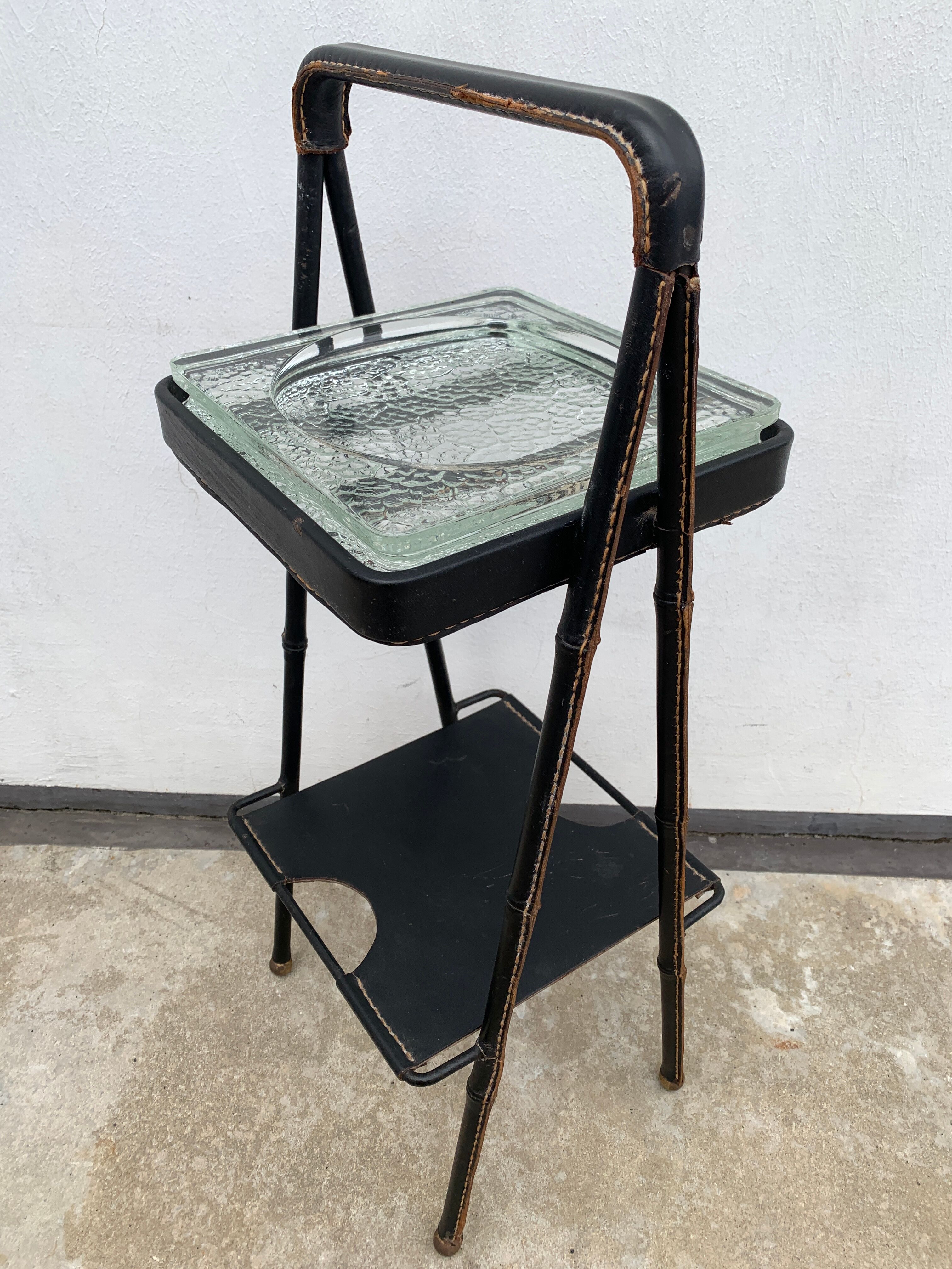 Cendrier on leather stand by Jacques Adnet, 1960