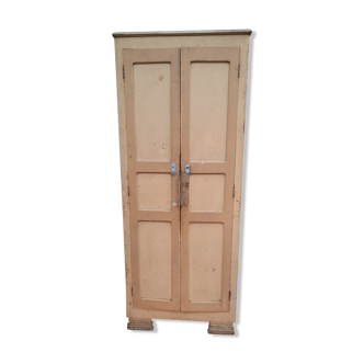 Armoire parisienne