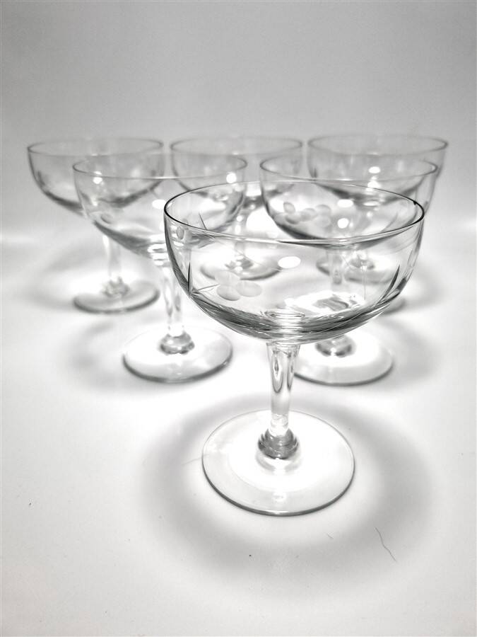 6 champagne glasses