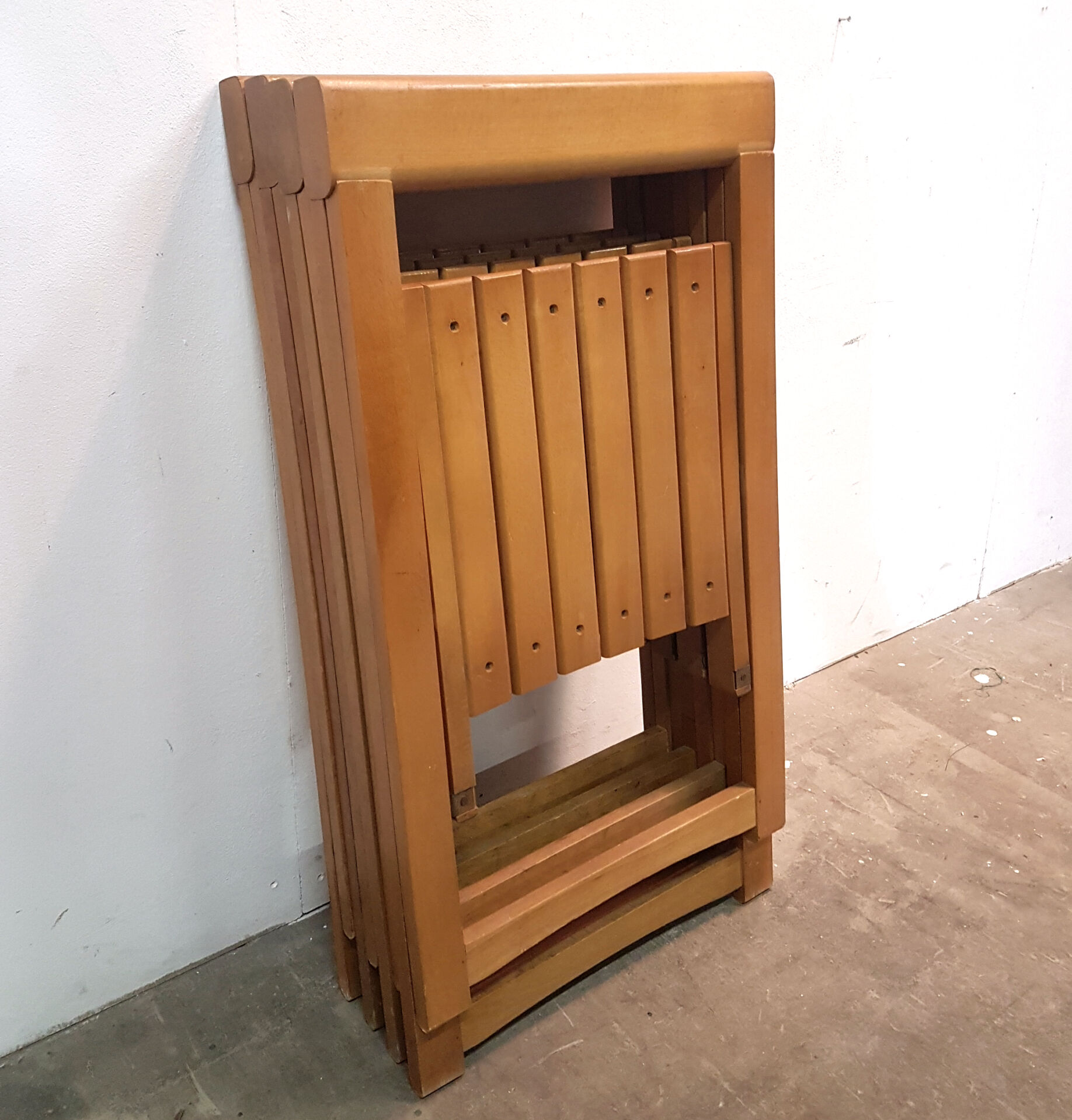 Set of 4 folding chairs