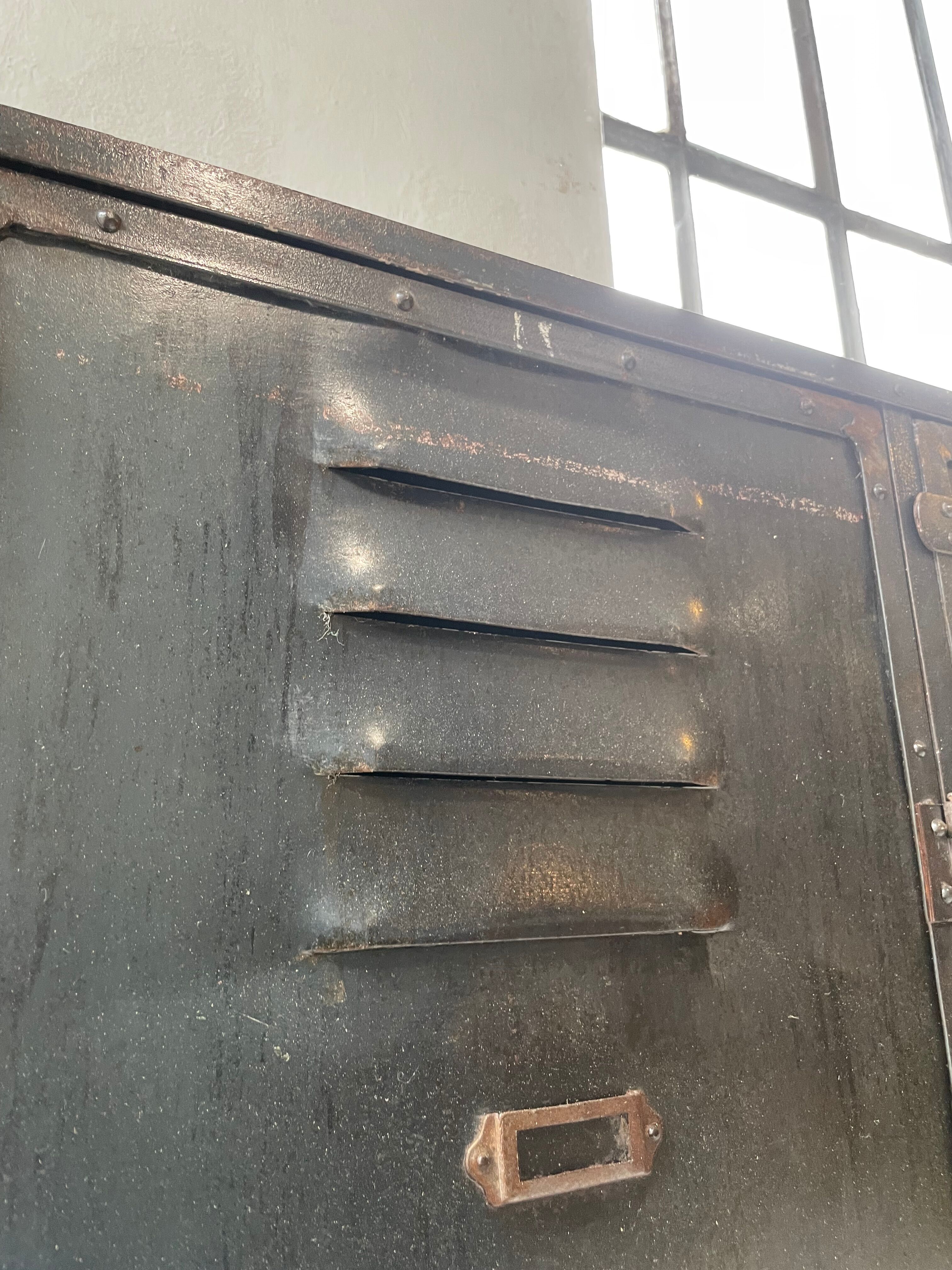 Riveted metal cloakroom Swchartz 1920