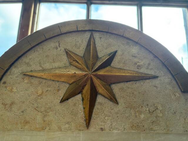 Large antique mirror Maison Fournier in white marble – 137 x 115 cm