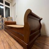 Trundle bed
