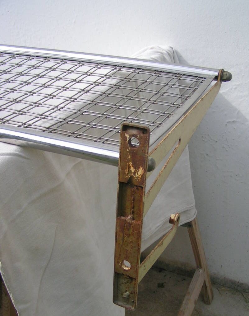 Shelf train luggage rack