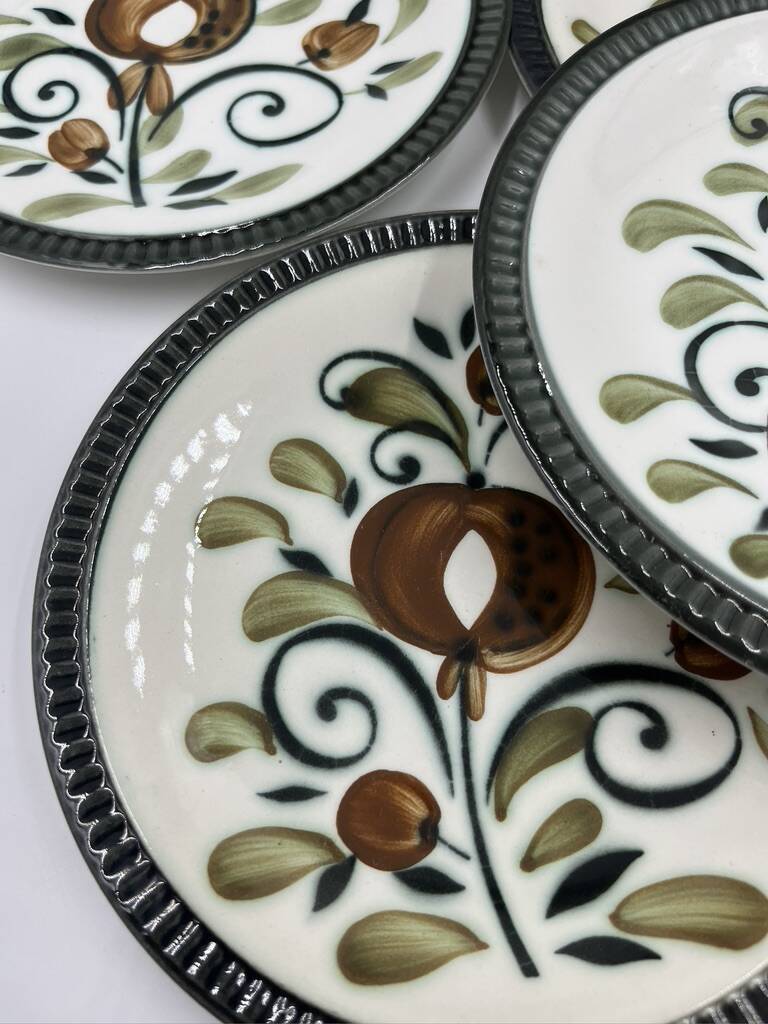 Set of 9 Boch Argenteuil dessert plates