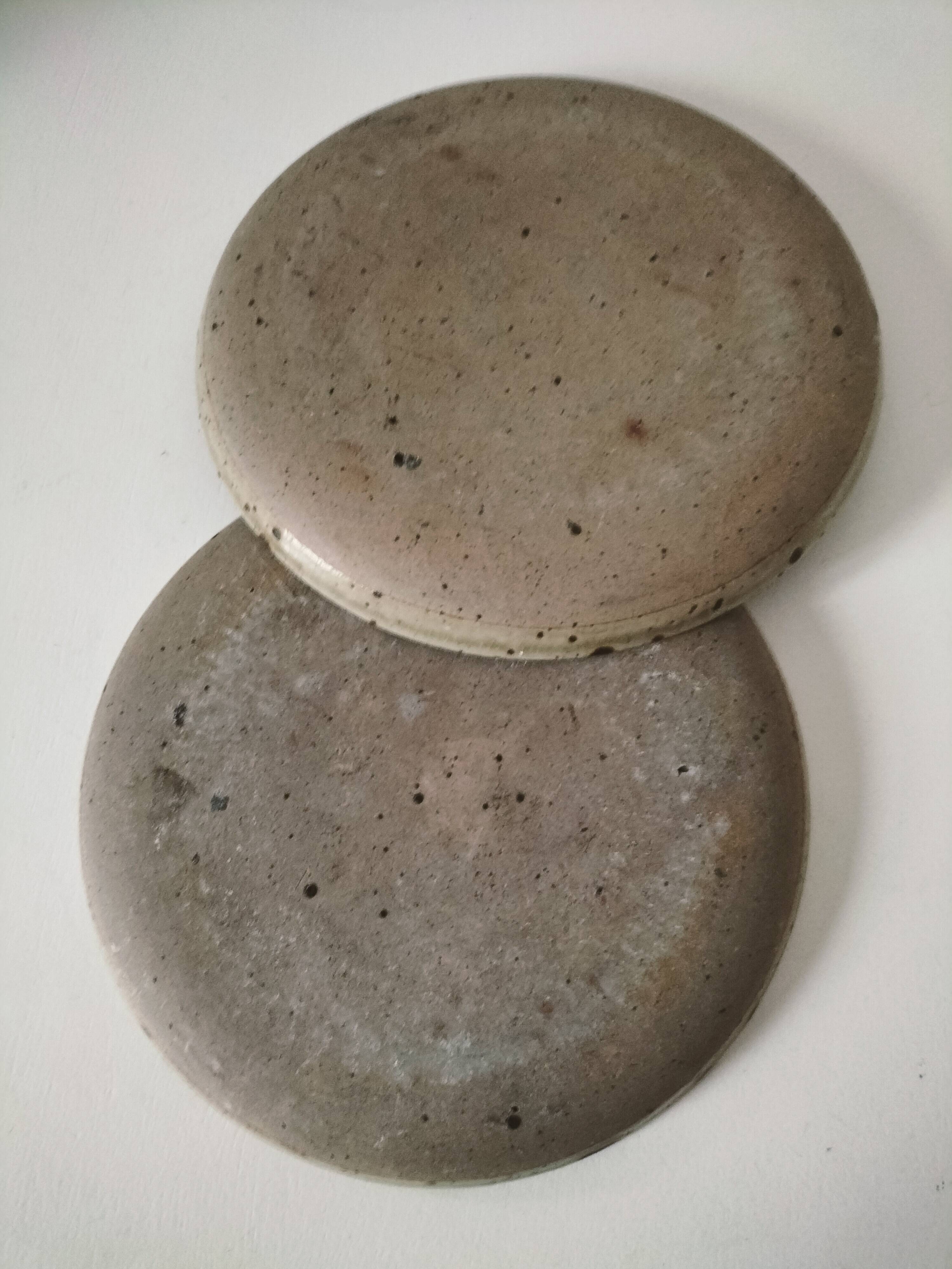 Set of two pyrite stoneware plates - natural mineral tones