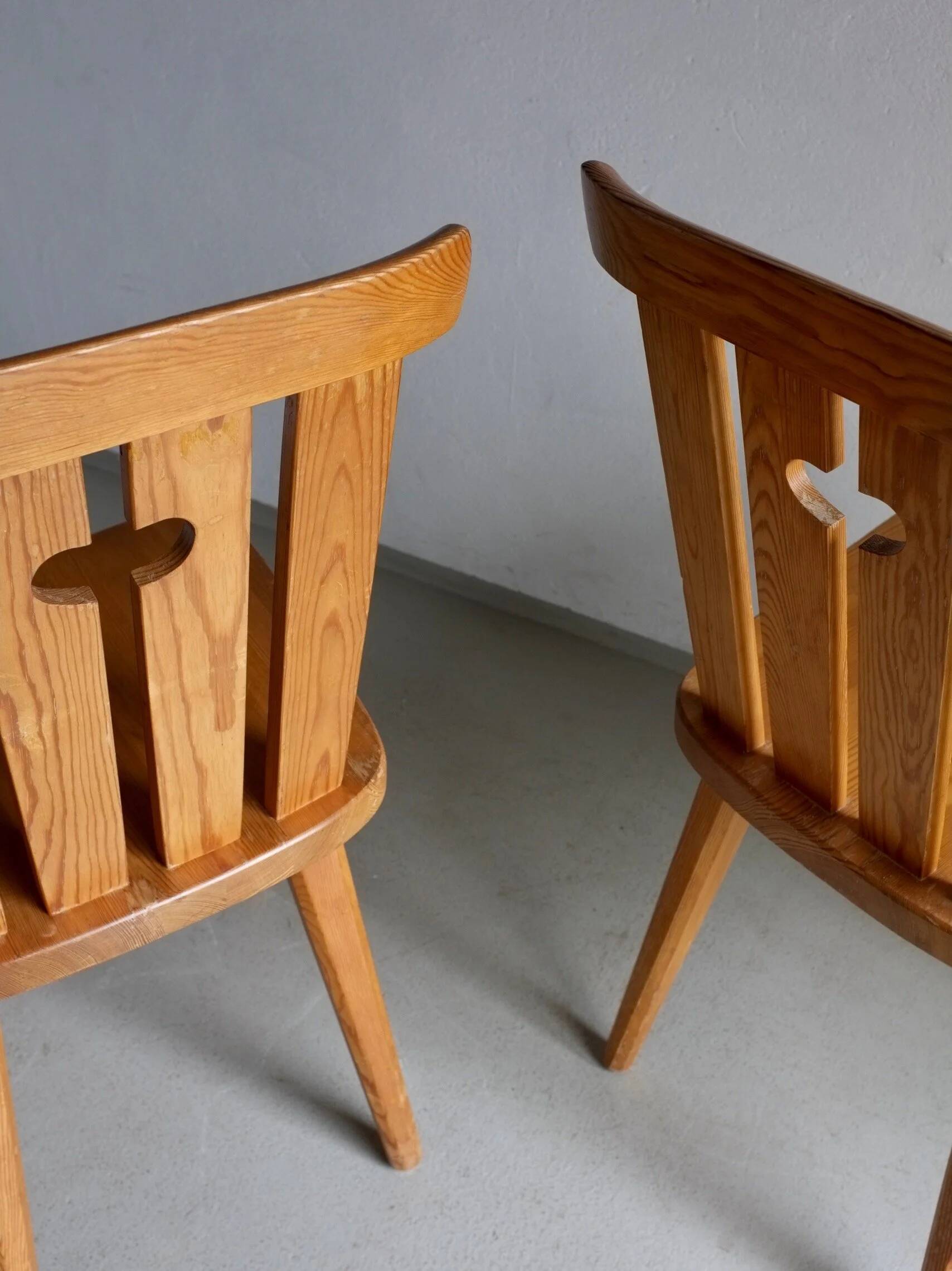 2 solid pine chairs | Göran Malmvall | Sweden | 1940s
