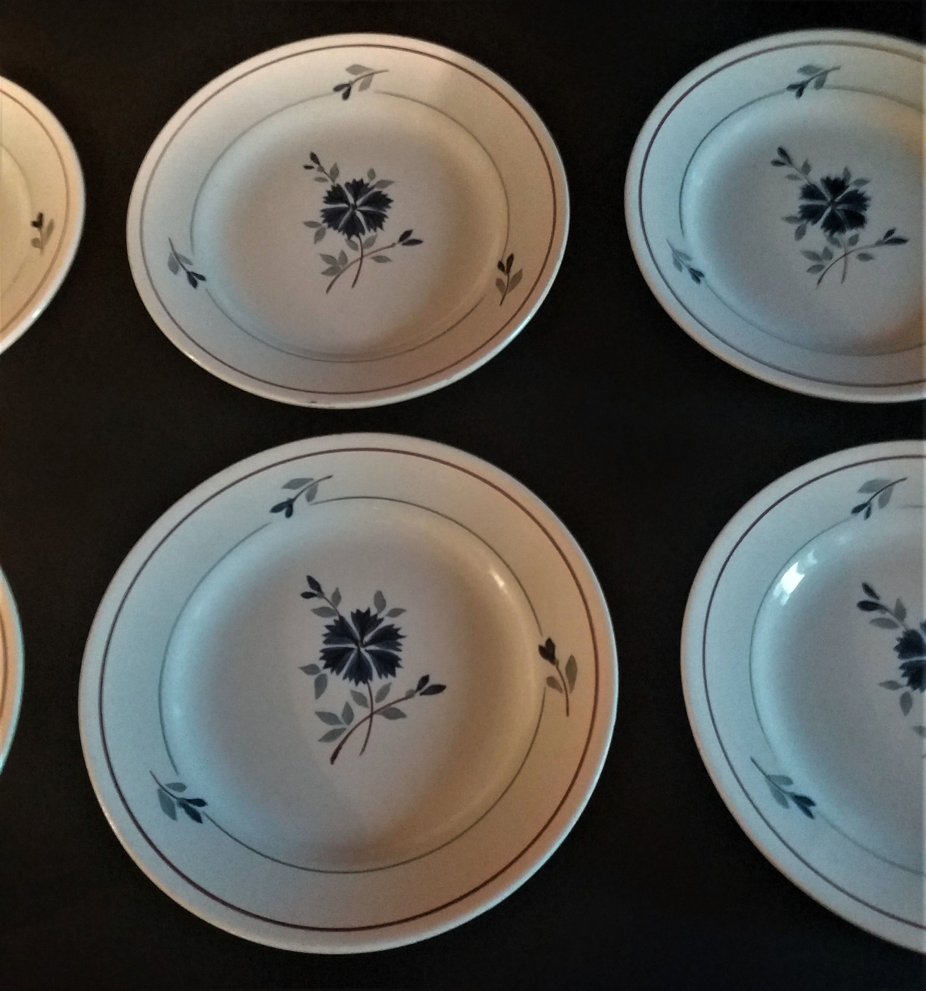 Six-plate series serves Moulin des loups Orchies model Prisca 50s