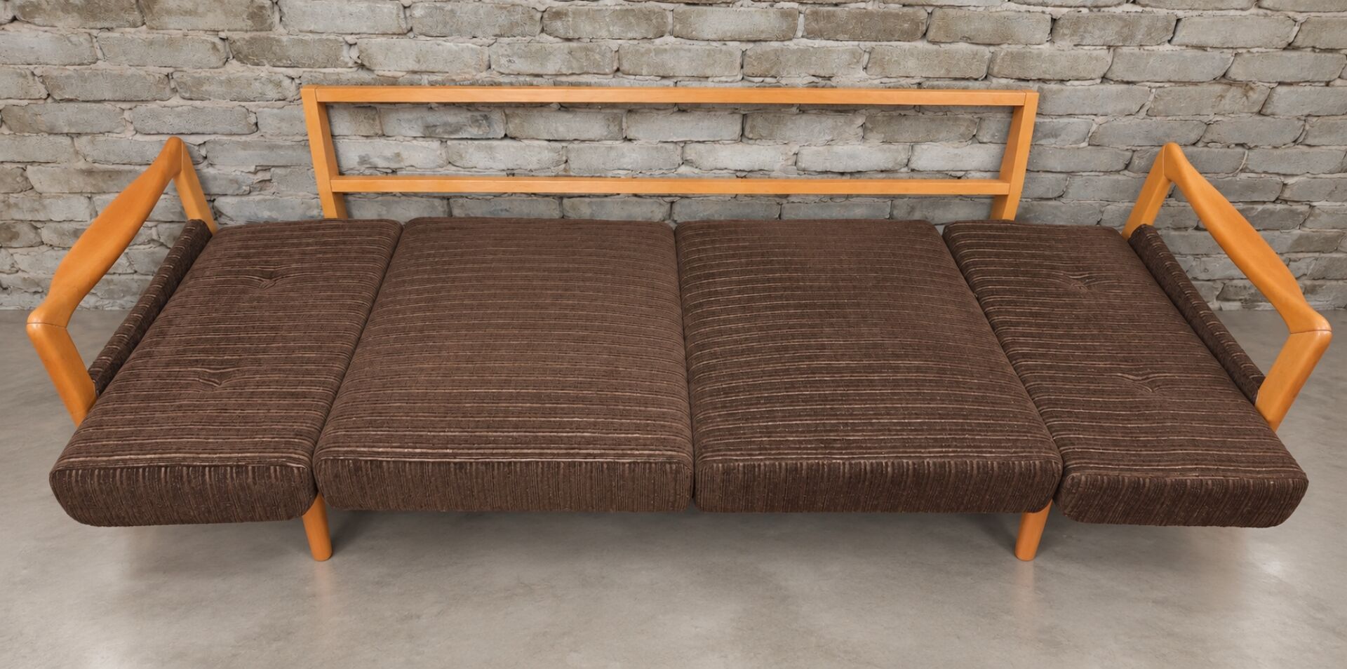 1960s light wood and brown ribbed fabric convertible daybed canapé
