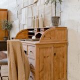 Folding velvet chair