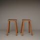 Tabourets hauts rustiques en chêne. années 1970. Lot de 2