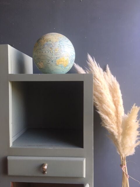 Asymmetrical vintage wardrobe