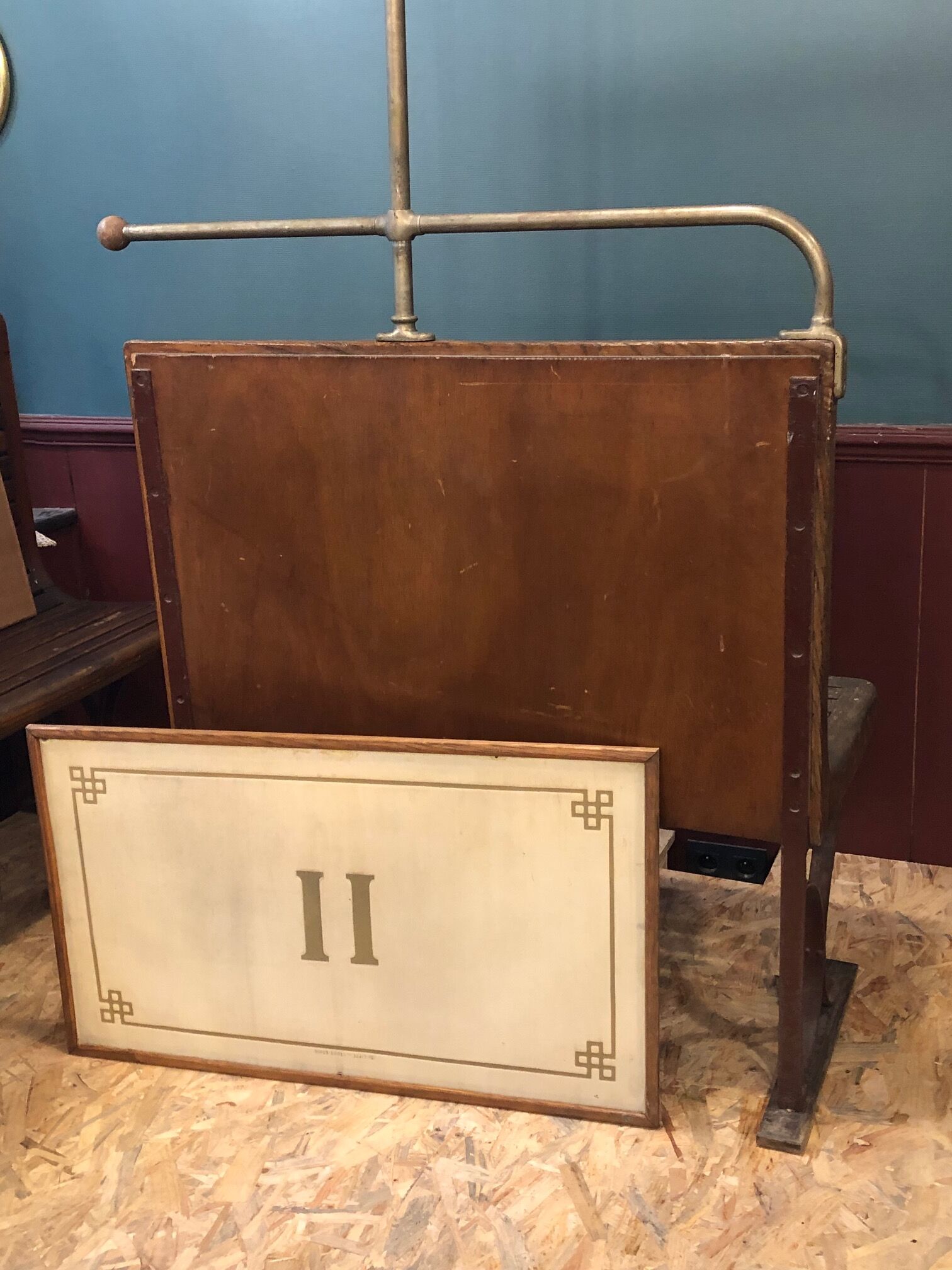 Seat of metro Sprague with his door Hat