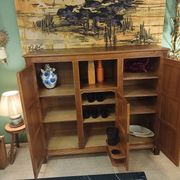 Buffet de style brutaliste