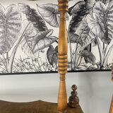 Étagère en bois tourné