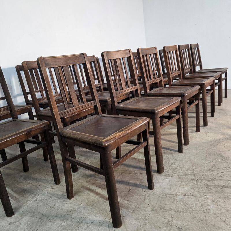 Ensemble de 21 chaises de café en hêtre