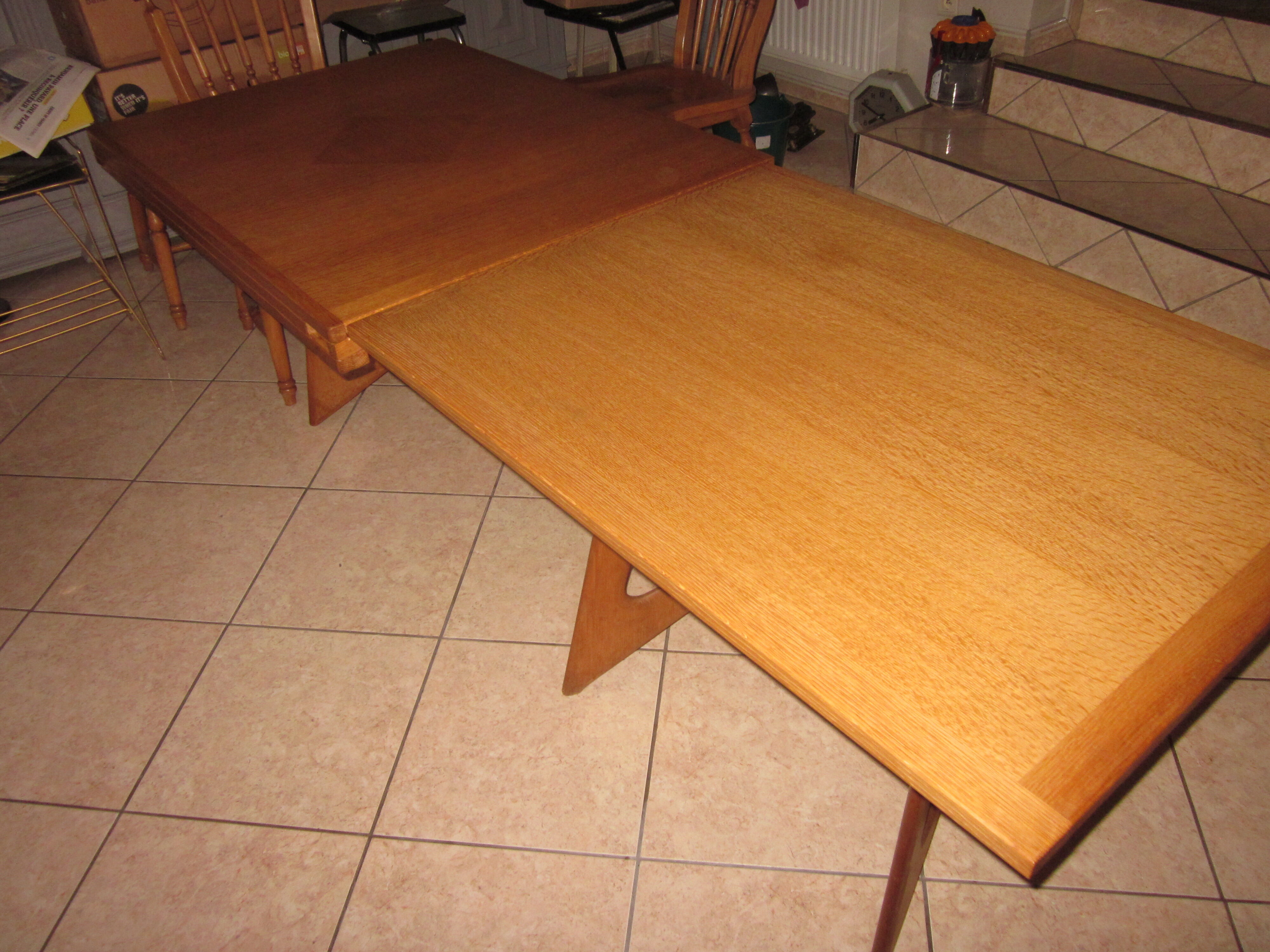 Table extensible par Guillerme et Chambon