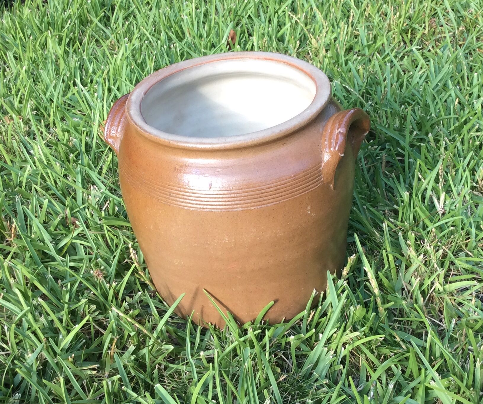 Old grease pot, candied sandstone