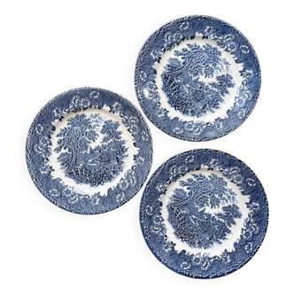 3 English dinner plates