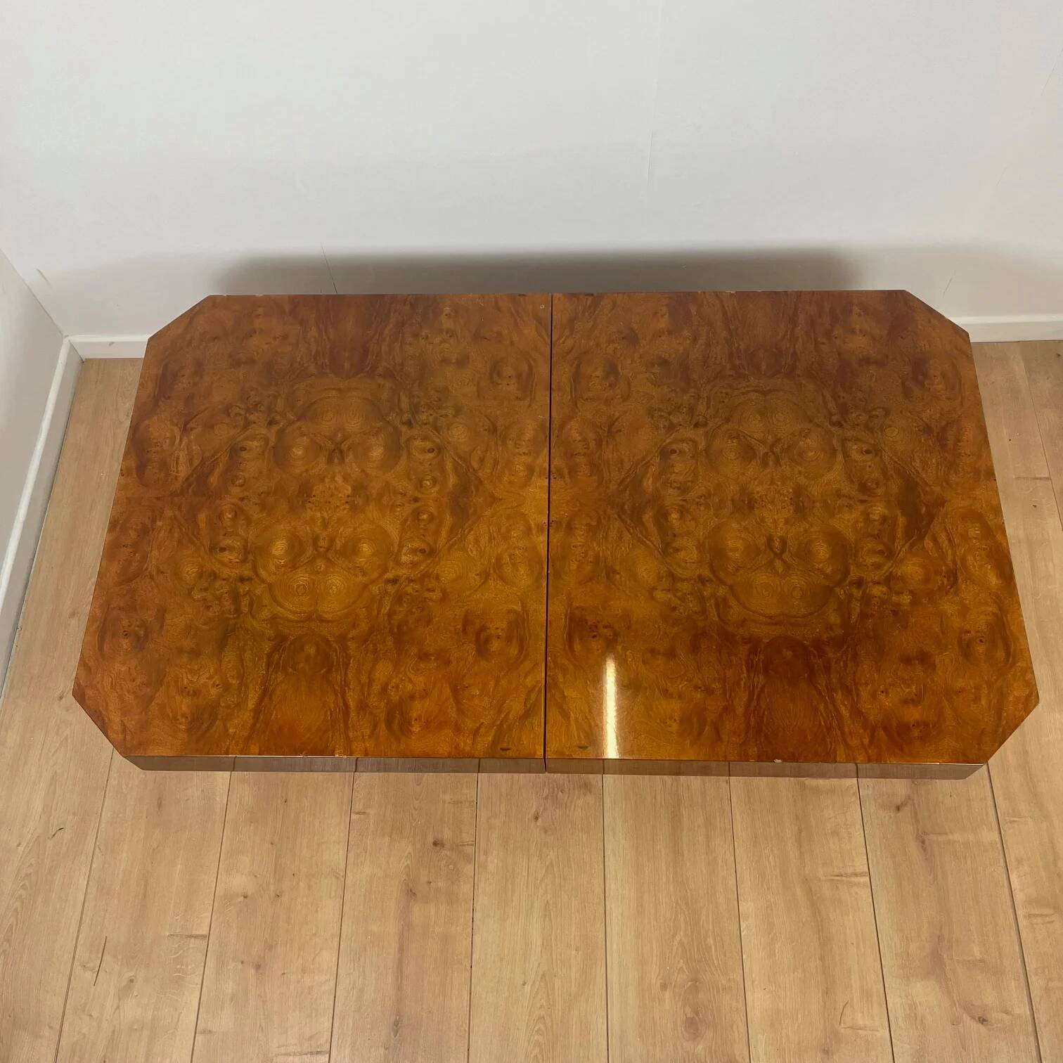 Art Deco coffee table in burl wood – 1930s/1940s