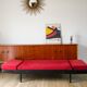 Canapé Day Bed en skaï, tissus rouge chiné et métal noir 1950