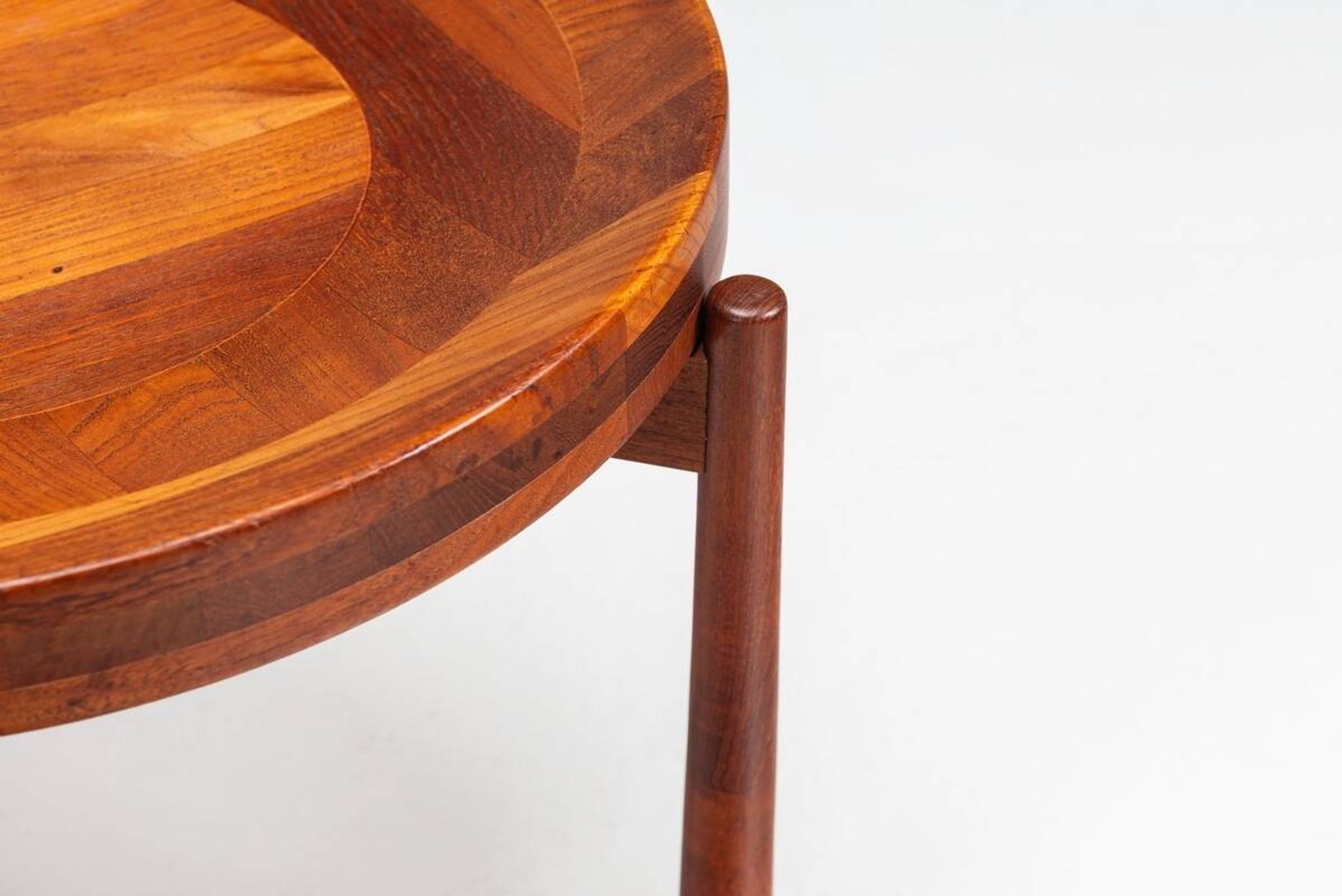 Table tray sculpturale Jens Quistgaard en teck Danemark 1960