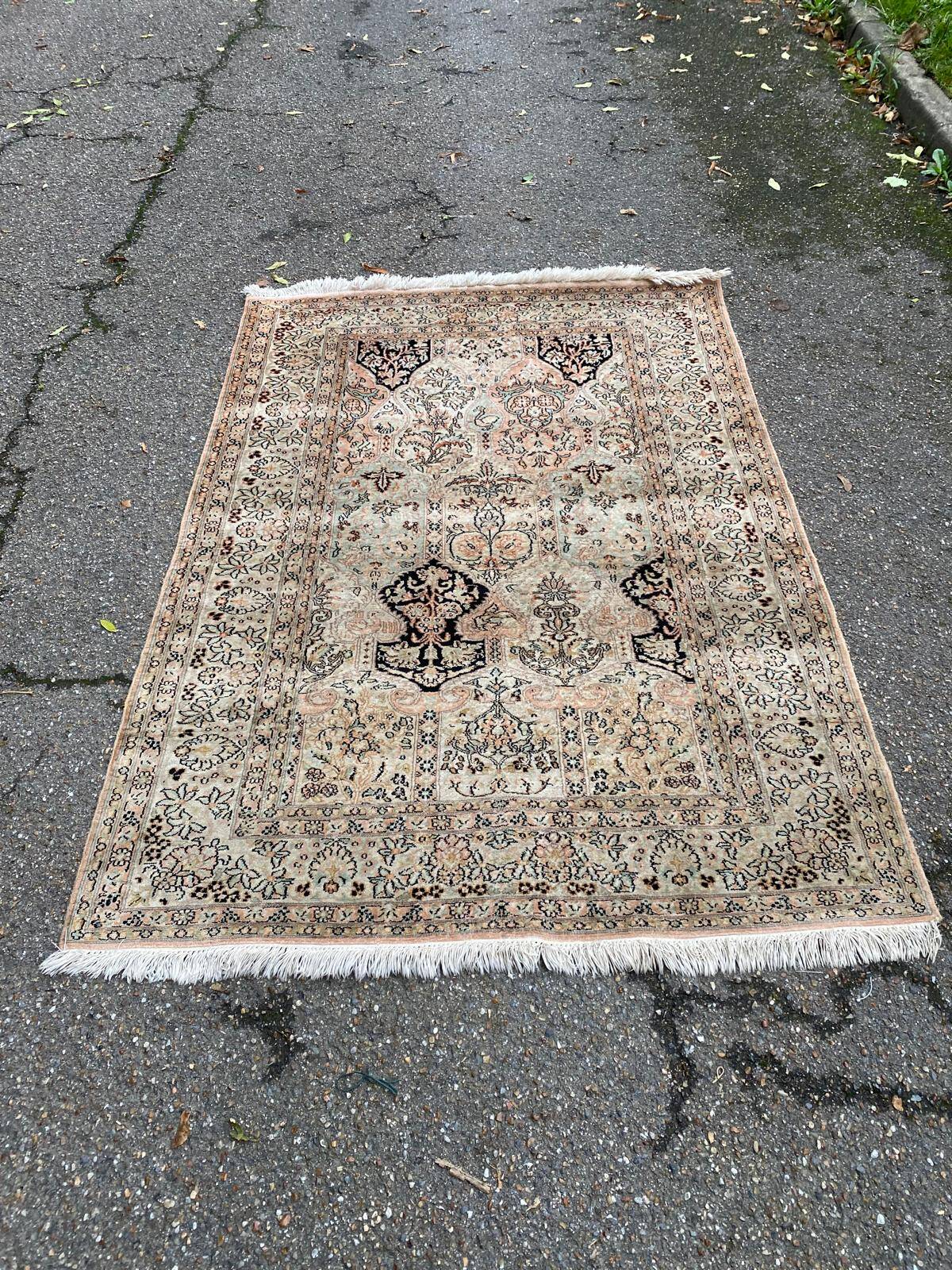 Handmade Persian rug beige cashmere wool from India 127x190cm
