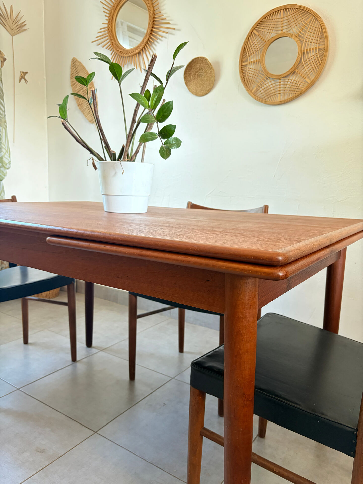 Scandinavian extendable table Andersen Johannes