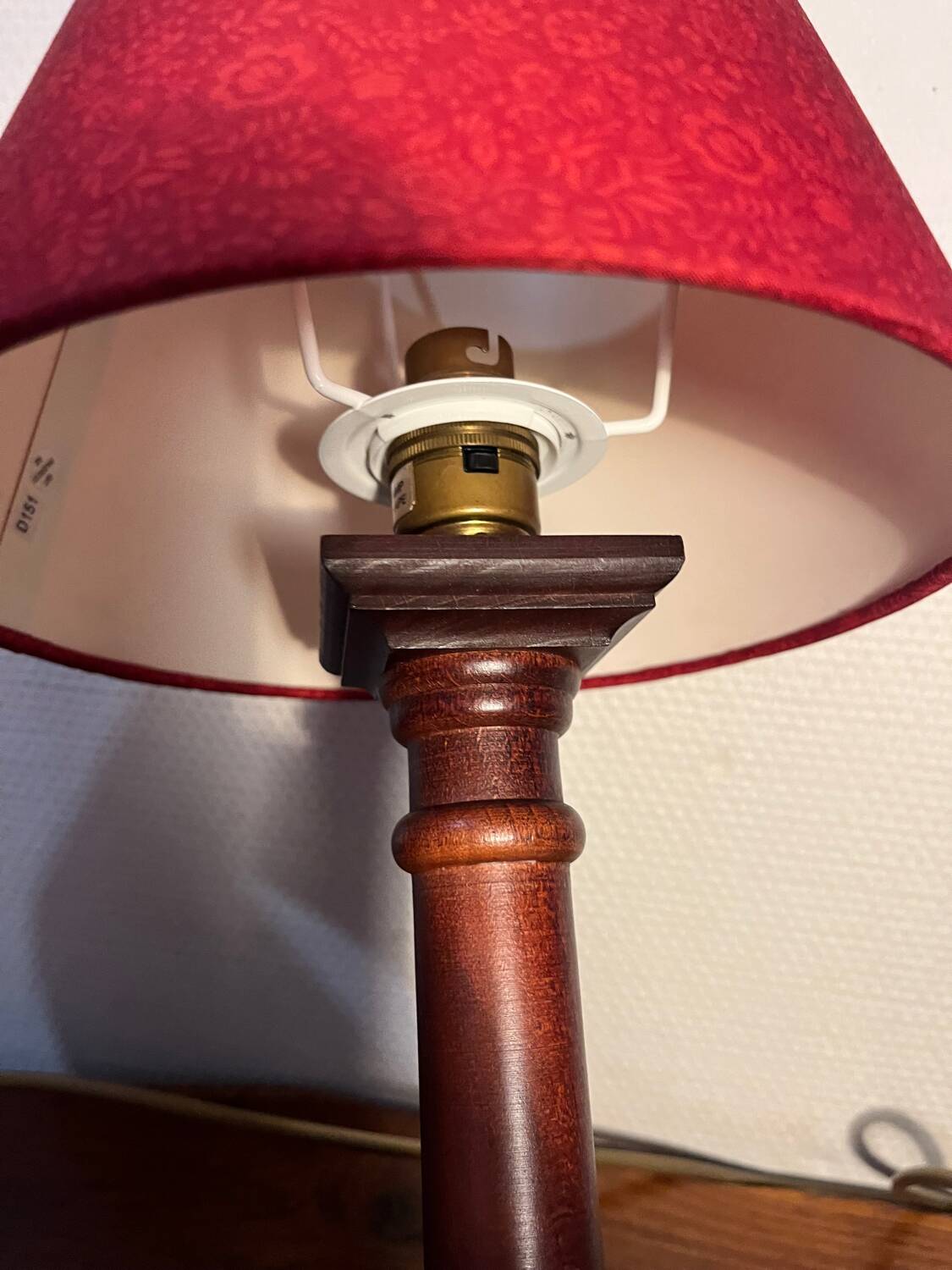 Paire de lampes colonnes en bois massif