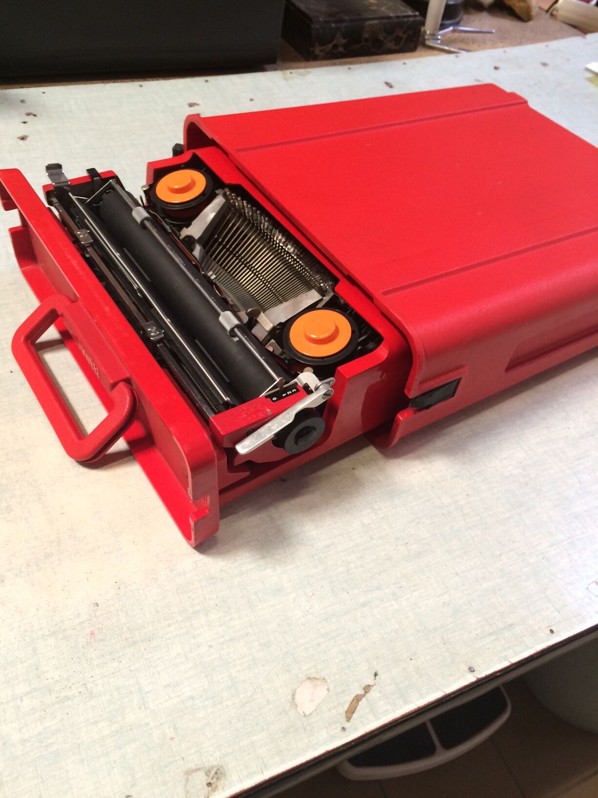 Valentine design ettore Sottsass for Olivetti in 1969