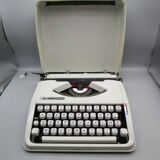 Japy Baby Hermes Beige typewriter