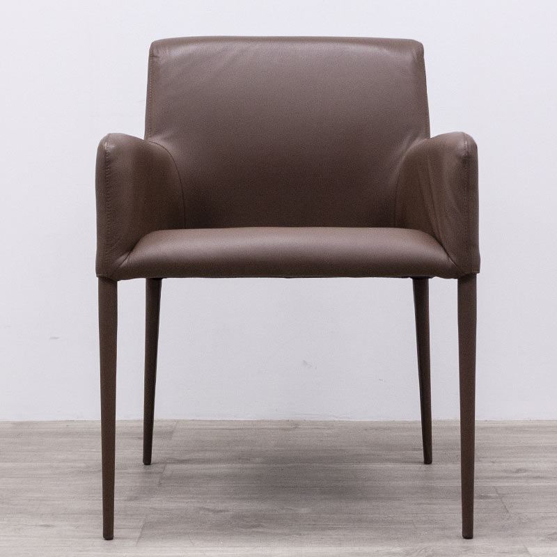 Chair 4 legs in brown leather