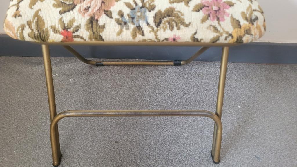 Vintage folding chair lafuma doree and tapestry