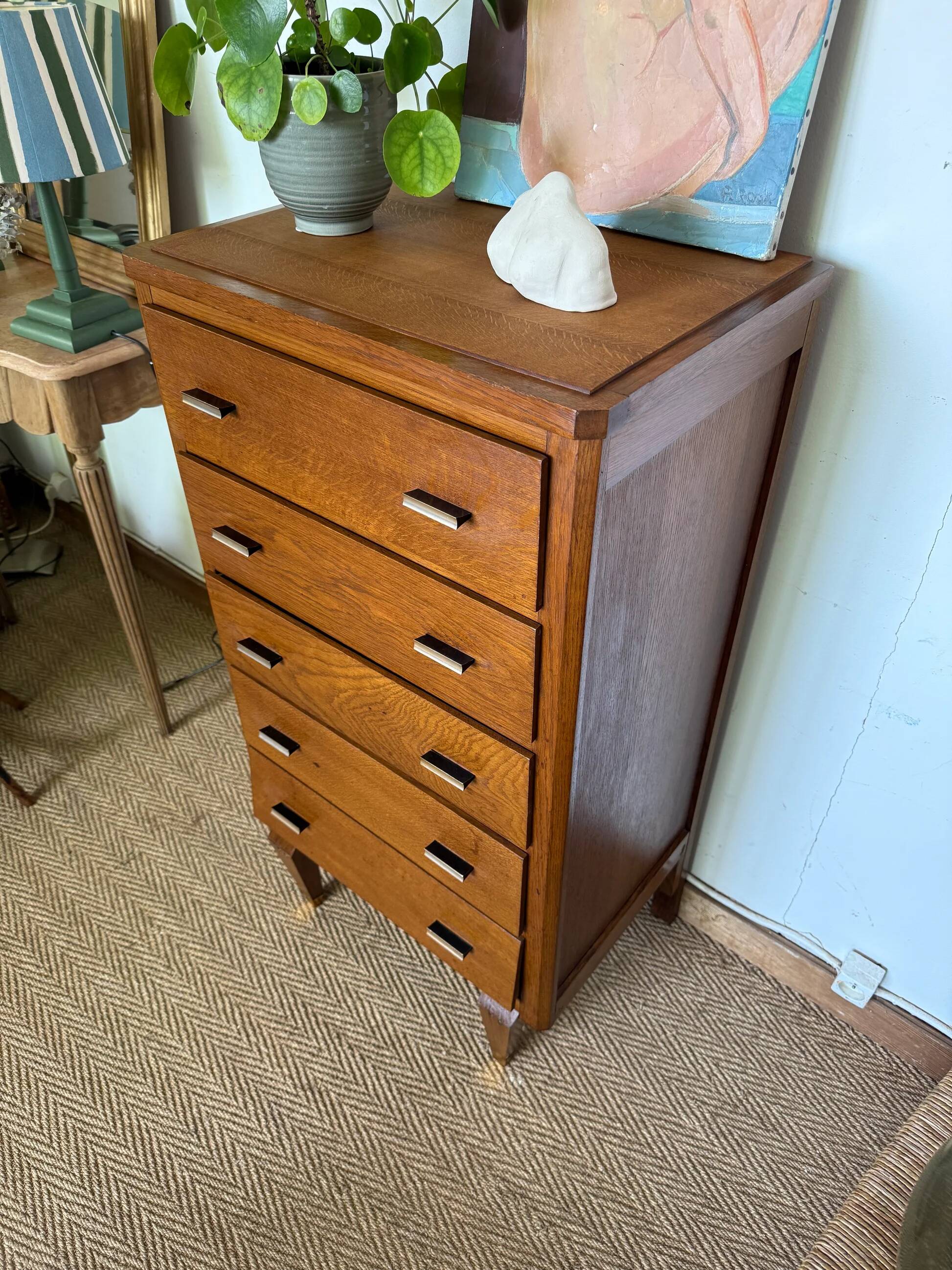 Vintage oak chest of drawers with oak veneer