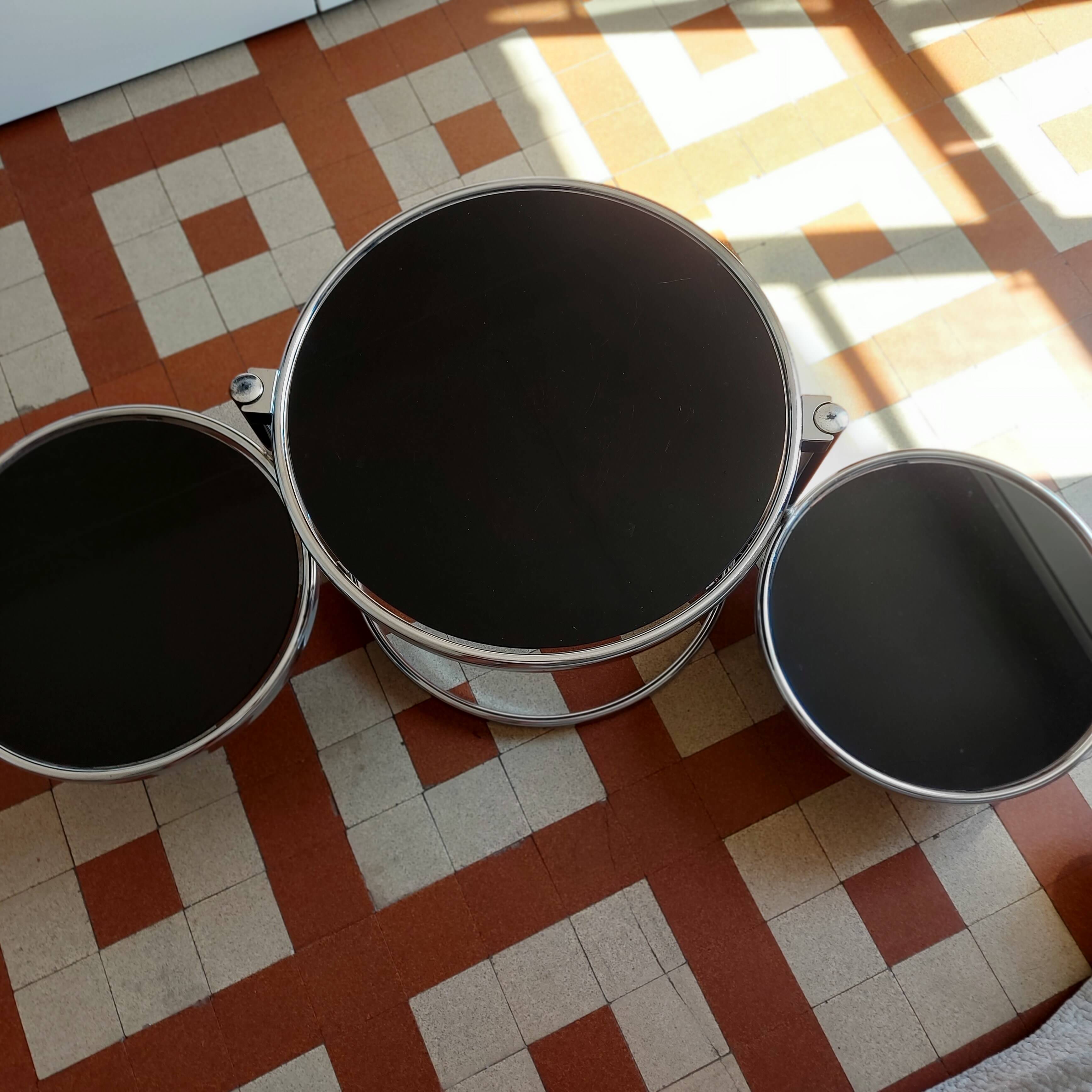 Flexible coffee table