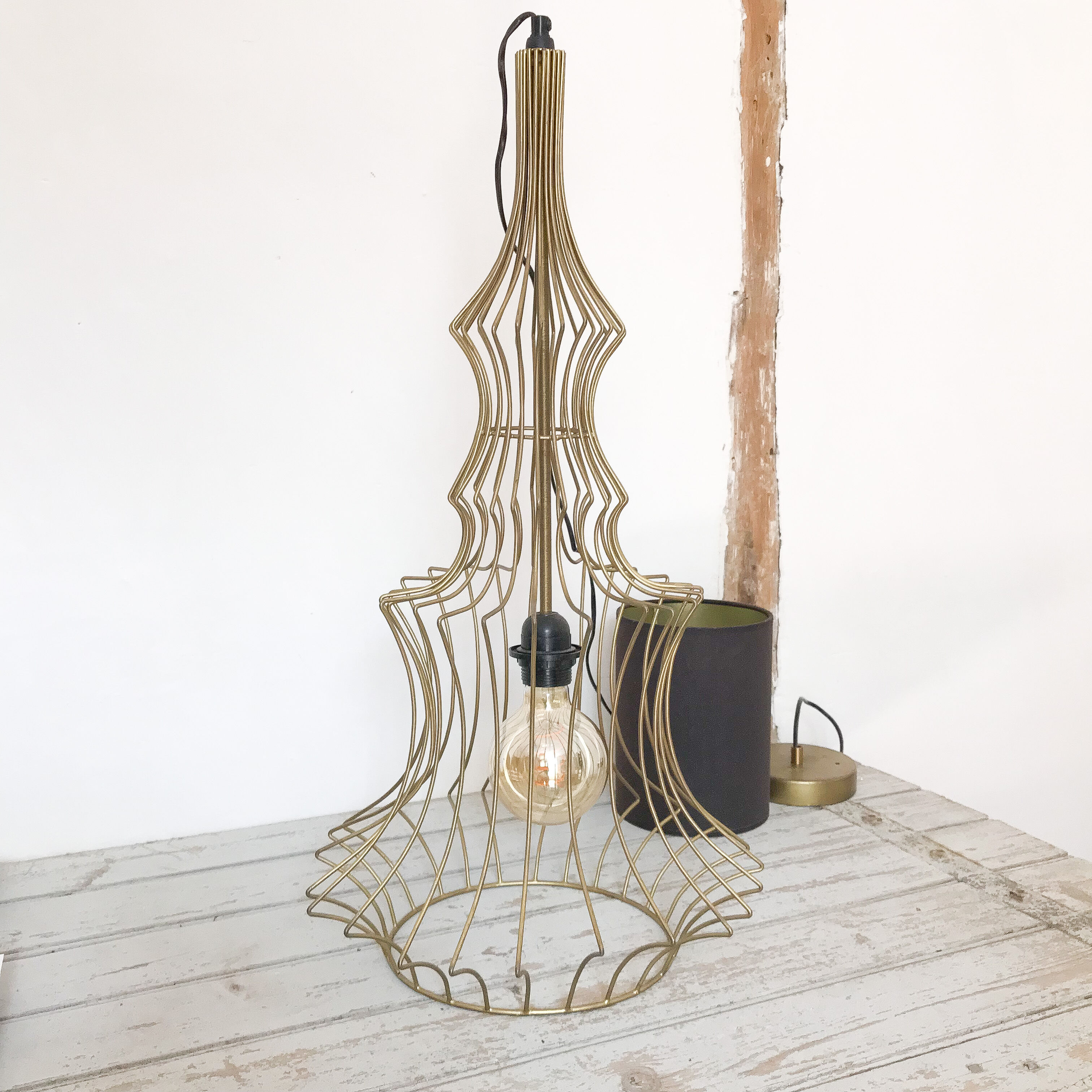 Gold wired suspension