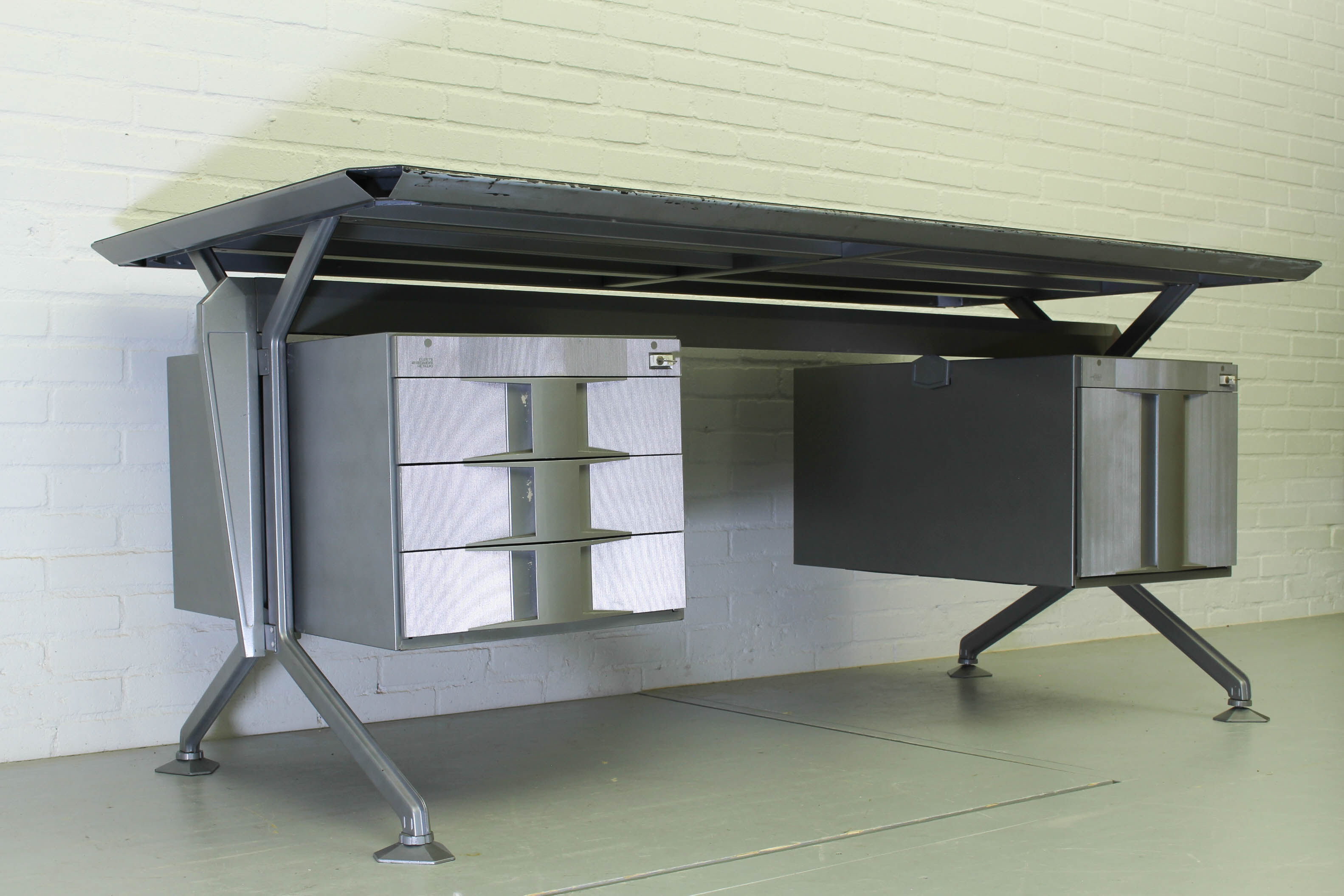 Arco Desk by Studio BBPR  for Olivetti, 1963